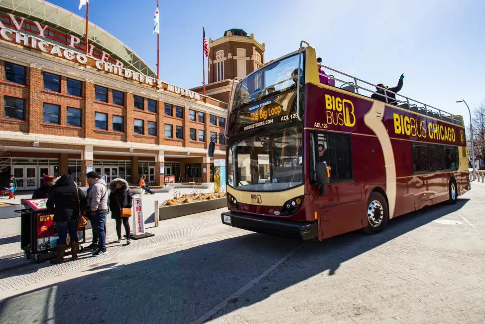 Chicago: Hop-on Hop-off Sightseeing Tour by Open-top Bus